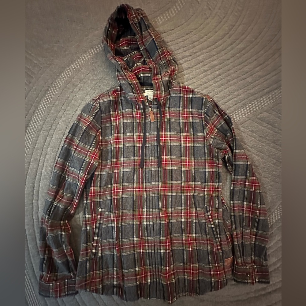 L.L. Bean Grey Stewart Plaid Flannel Hooded Jacket